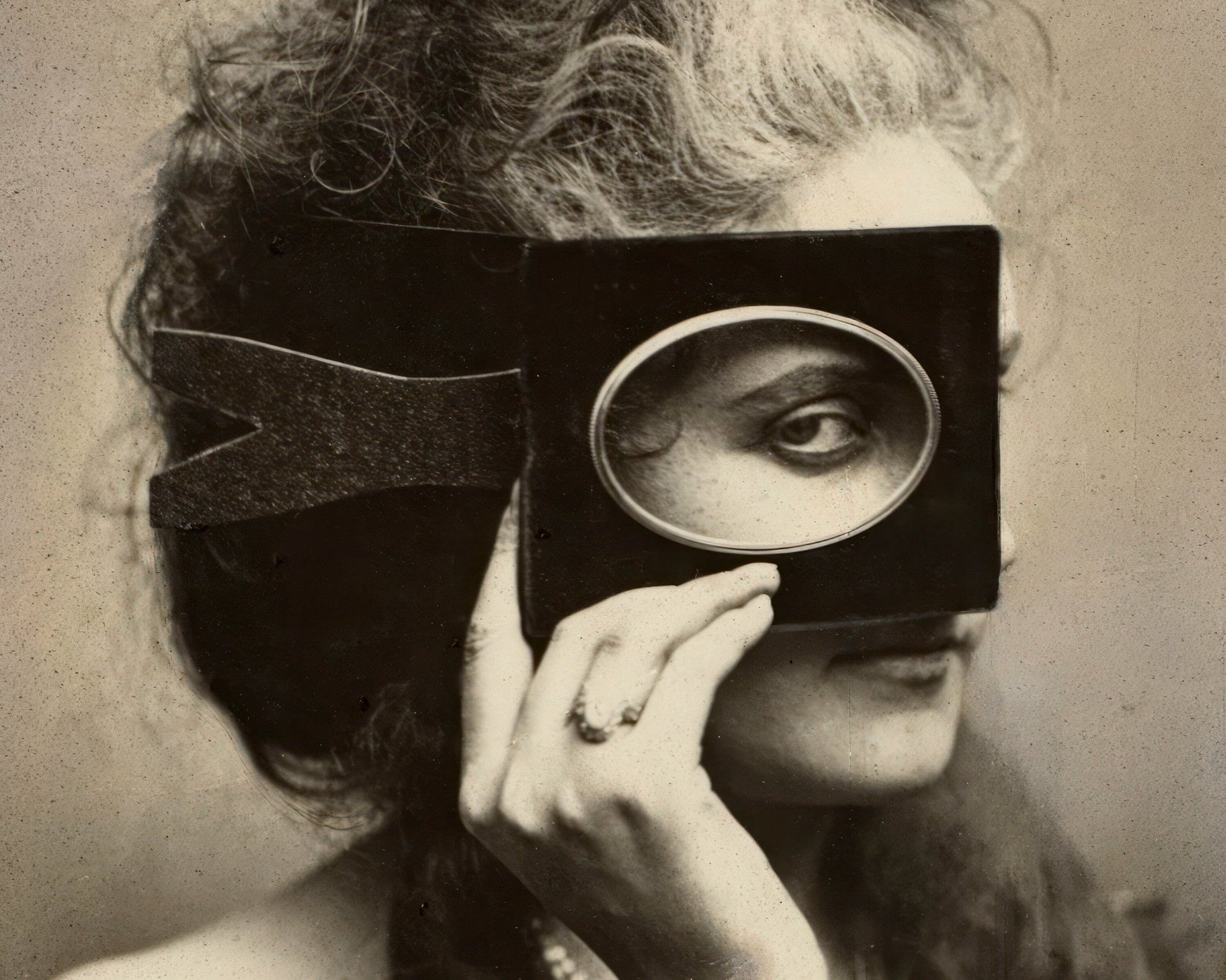 Pierre - Louis Pierson "Scherzo di Follia: Countess di Castiglione" (c.1864) - Mabon Gallery